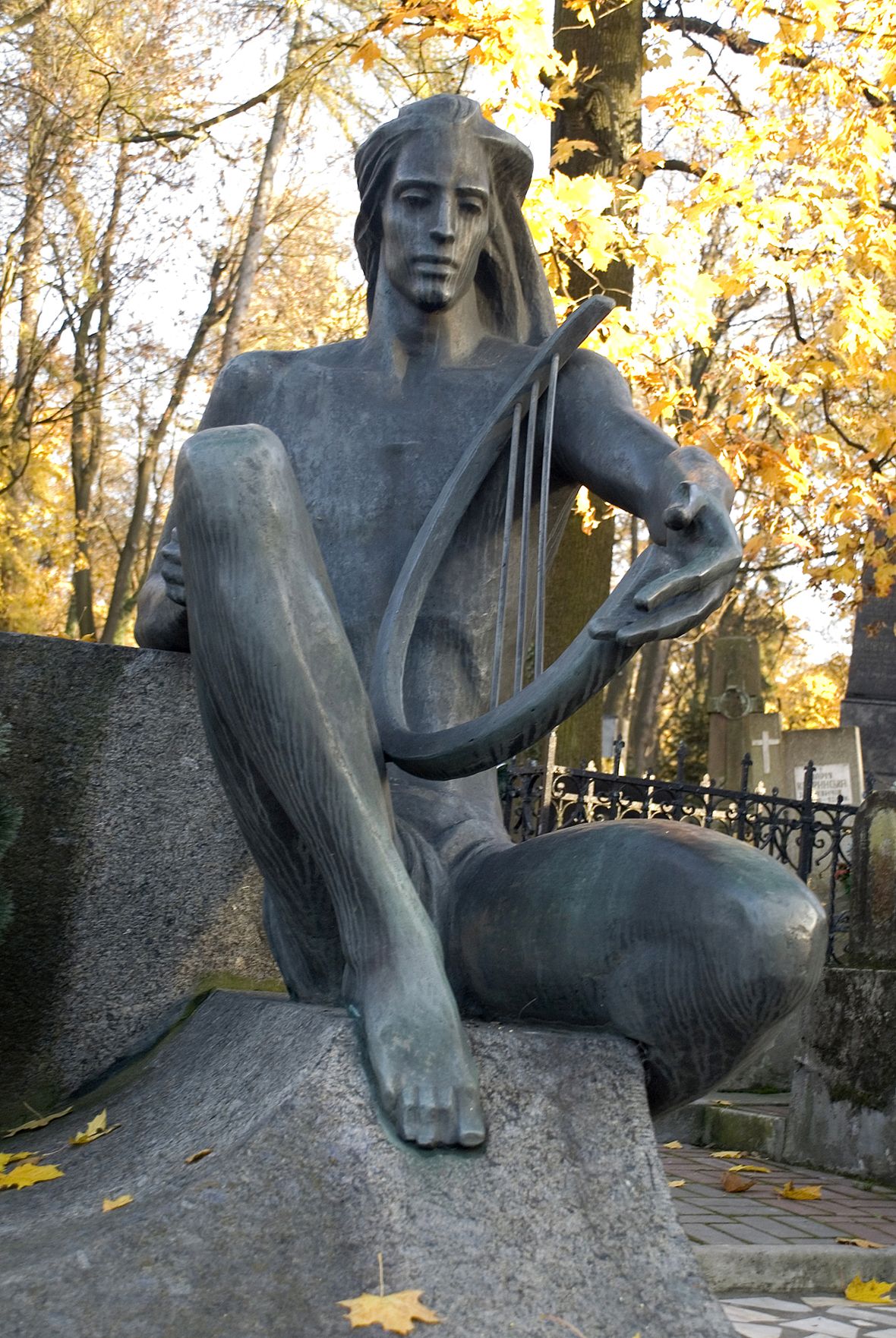 Теодозія Бриж. Орфей (пам'ятник Крушельницькій, Личаківській цвинтар), 1986
