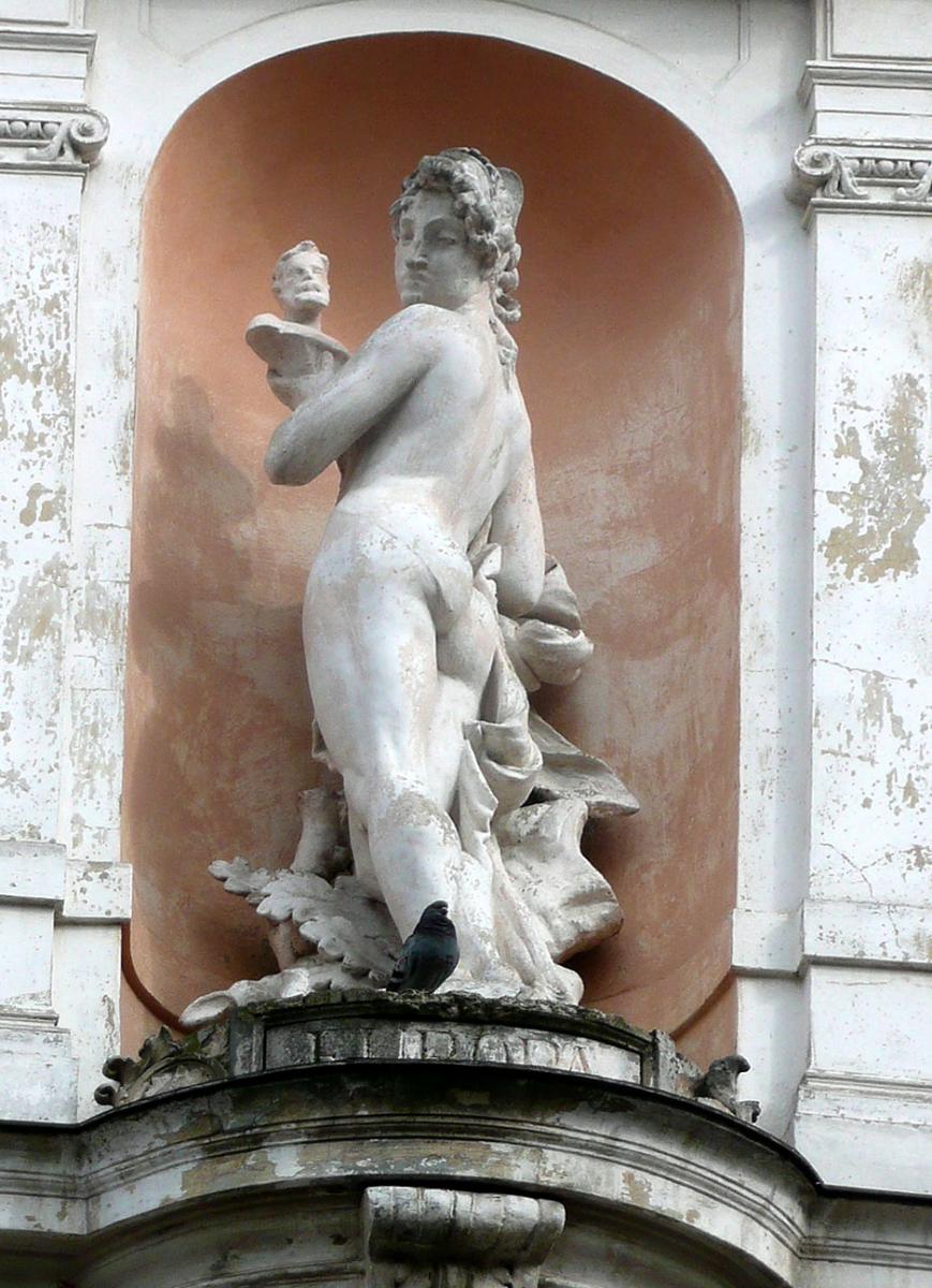 Антон Суліма-Попель. Статуя «Європа»(готель «Жорж»)
