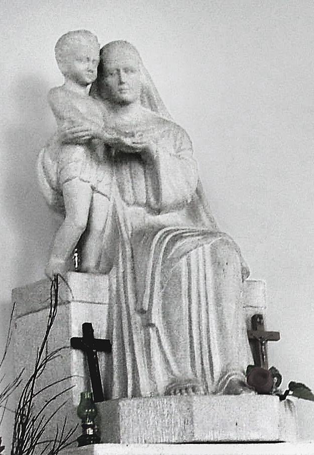 Люна Амалія Дрекслер. Скульптура для каплиці цвинтаря Орлят, 1924